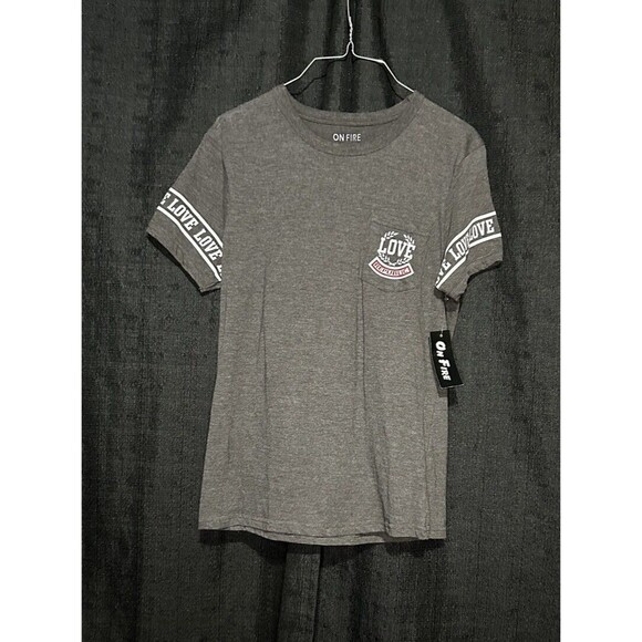 Love ON FIRE Graphic T Shirt NWT Womens Size Large - Picture 1 of 4